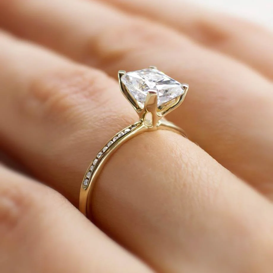 How much is a 3 carat engagement ring worth?