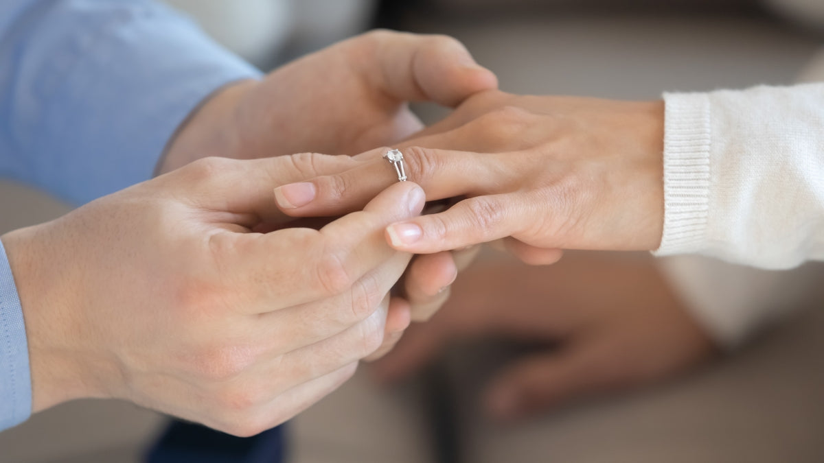 Promise Ring vs Engagement Ring: What's the Difference? | Whiteflash