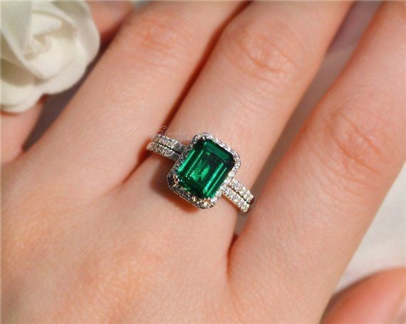 what is a cushion cut engagement ring?