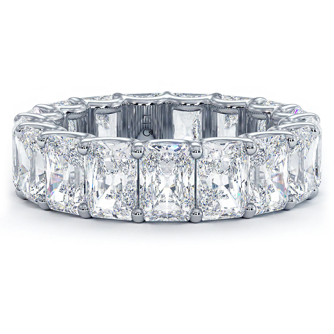 9.00ctw Radiant Cut Diamond Eternity Band Set In Platinum