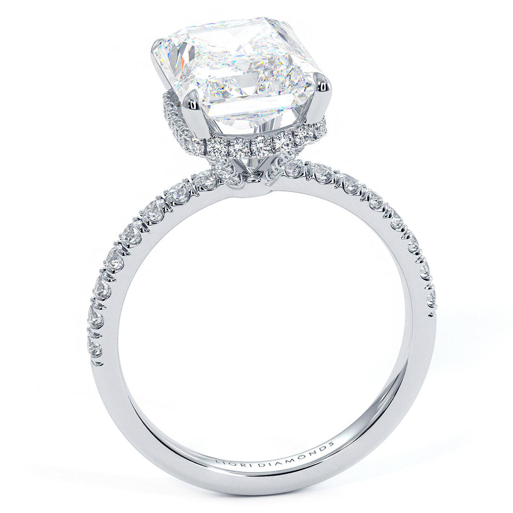 Stunning 4.02 ct center certified diamond ring