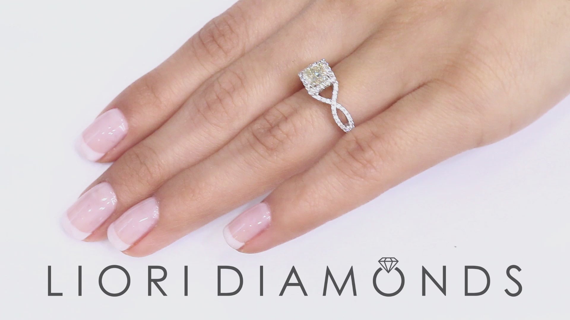 1.48 Carat J-VS1 Princess Cut Diamond Engagement Ring 18k Gold Vintage Style